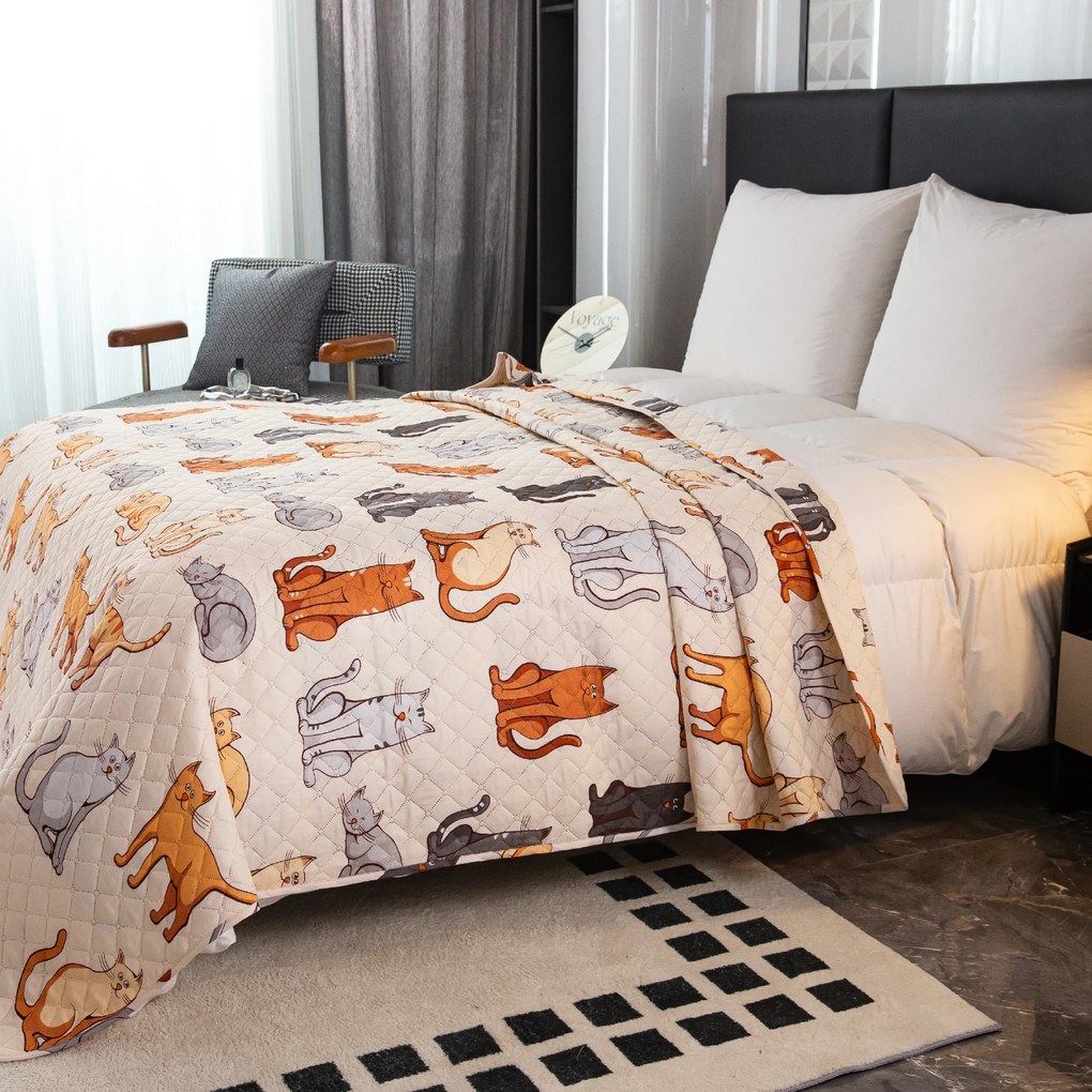 Narzuta na łóżko COLORED CATS kremowa Rozmiar: 220 x 240 cm