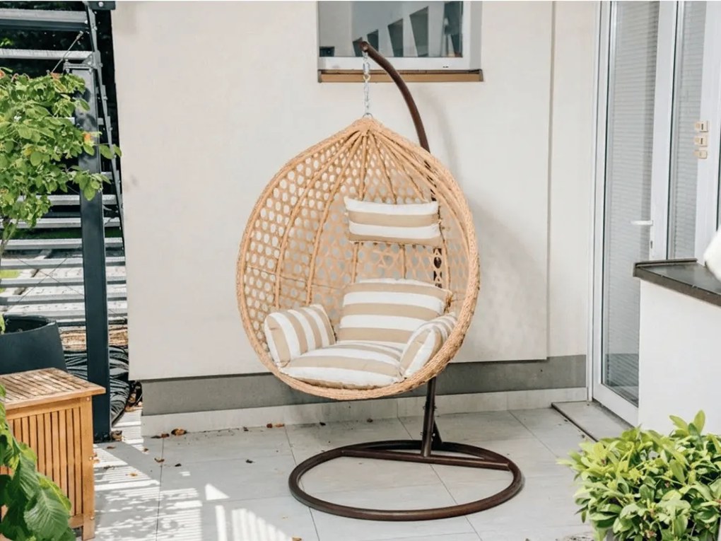 Jasnobrązowy fotel wiszący TROPIKAL ze stojakiem