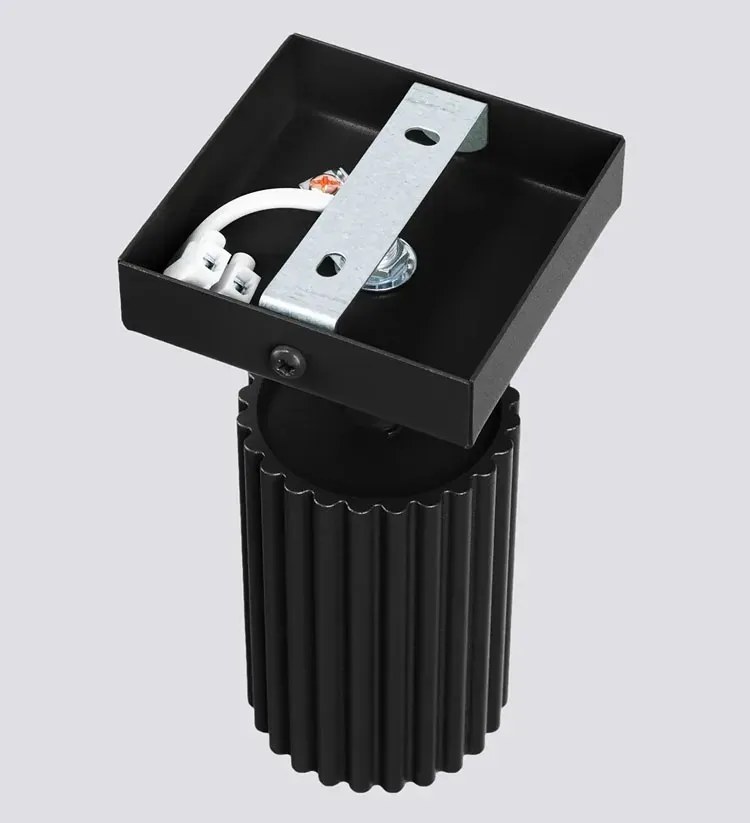 Czarny metalowy kinkiet karbowany N1-Z90