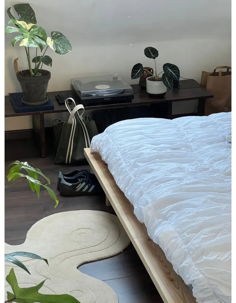 Łóżko dwuosobowe z litego drewna sosnowego ze stelażem 140x200 cm Japan – Karup Design