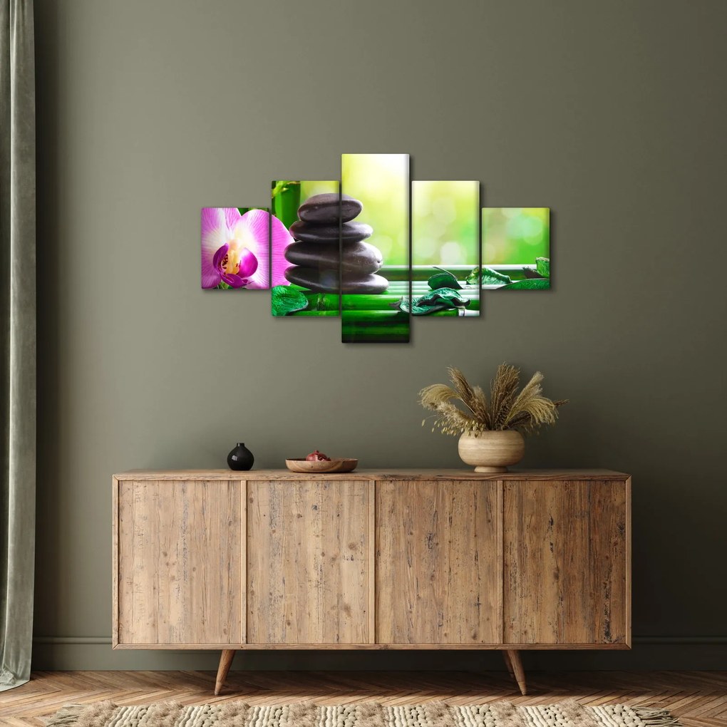 Obraz kamieni do masażu i storczyków na wodzie (125x70 cm)