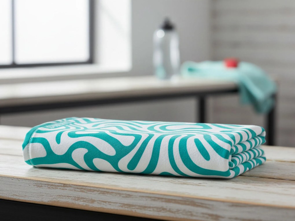 SZYBKOSCHNĄCY RĘCZNIK Z MIKROFIBRY TURKUSOWY 70X140 70x140 cm