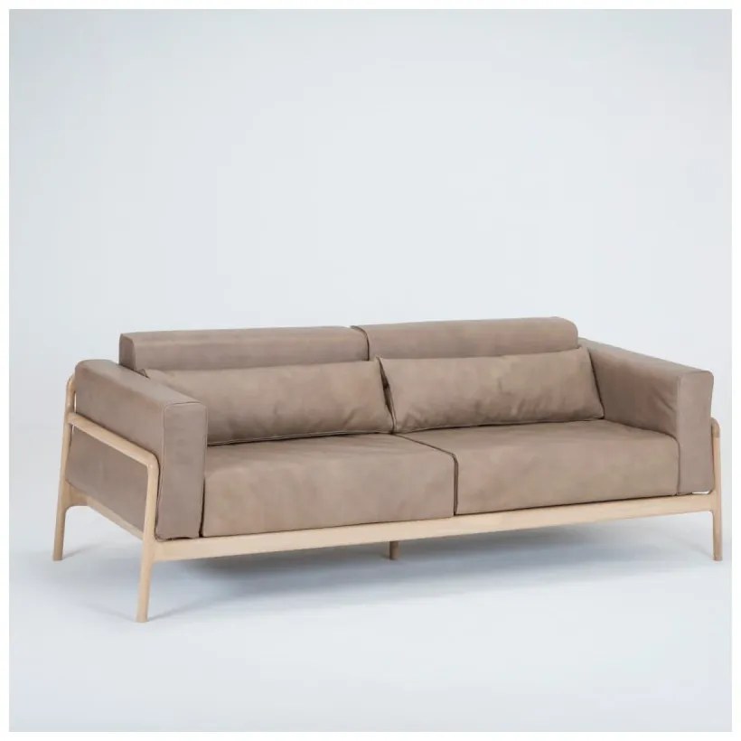 Jasnobrązowa sofa z bawolej skóry z konstrukcją z litego drewna dębowego Gazzda Fawn, 210 cm