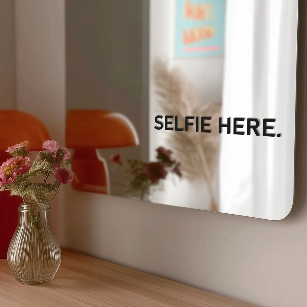 Naklejka na lustro S22 – SELFIE HERE.