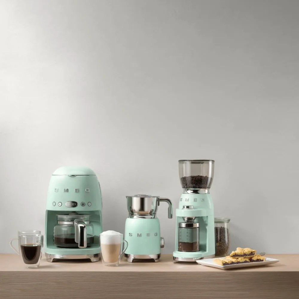 Jasnozielony ekspres do kawy przelewowej Retro Style – SMEG