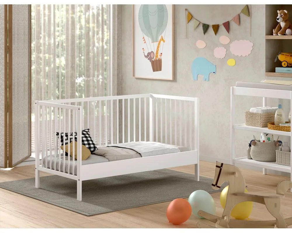 Białe łóżeczko z litego drewna sosnowego 70x140 cm DINO – Vipack