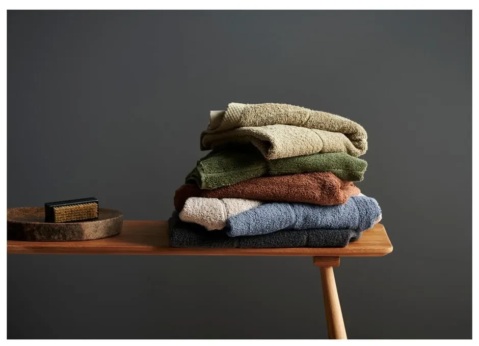 Jasnozielony bawełniany ręcznik kąpielowy frotte 70x140 cm Line – Södahl