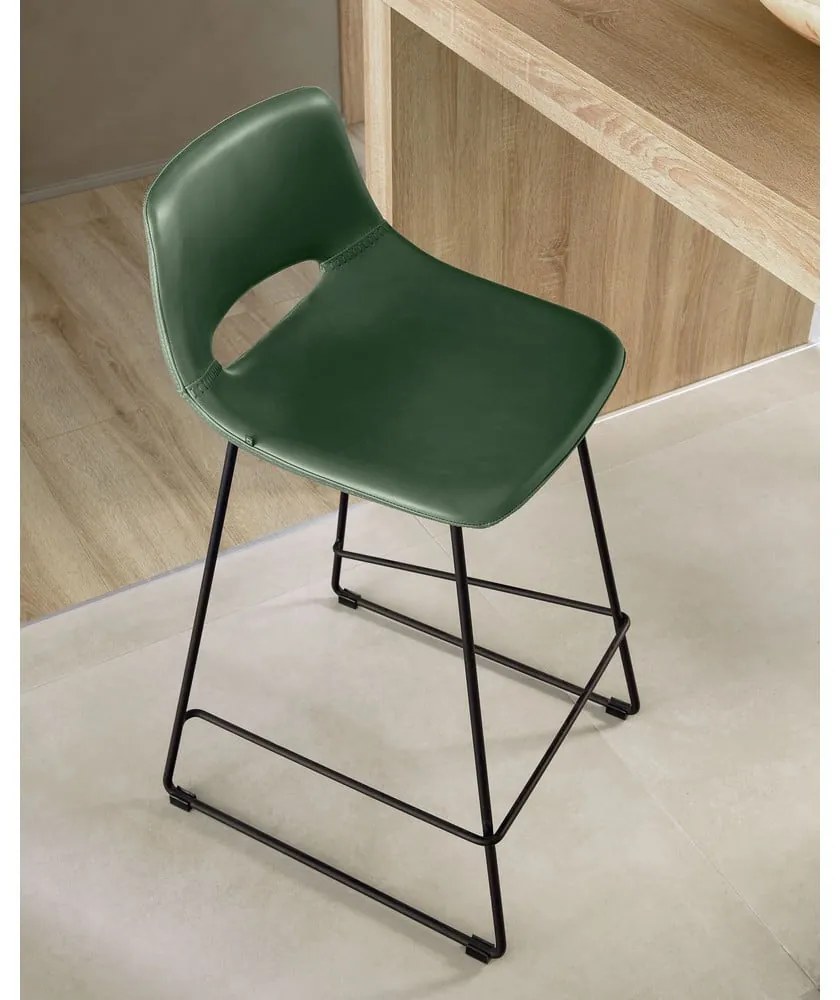 Hoker z imitacji skóry w kolorze khaki (wysokość siedziska 65 cm) Zahara – Kave Home