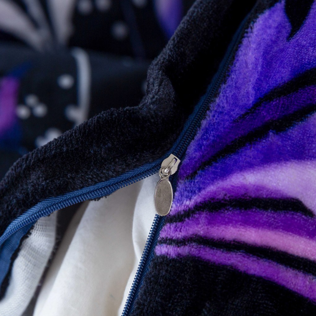 PrzytulneMieszkanie.pl PrzytulneMieszkanie.pl PrzytulneMieszkanie.pl Zestaw pościeli z mikropluszu VIOLET BUTTERFLY ciemnoniebieskie + prześcieradło z mikropluszu SOFT 90x200 cm białe, jednoosobowe łóżko