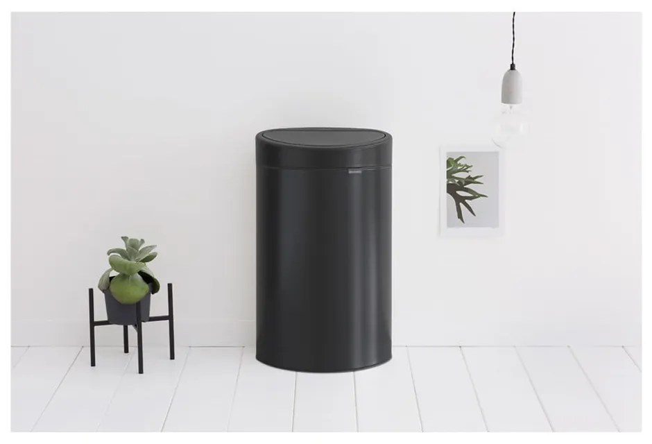 Stalowy kosz na śmieci otwierany na dotyk w kolorze matowej czerni 40 l Touch Bin – Brabantia