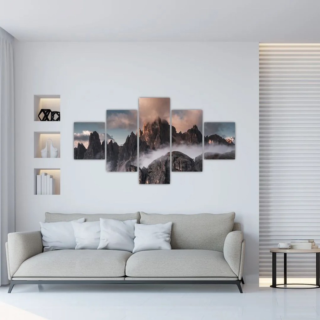 Obraz - Włoskie Dolomity ukryte we mgle (125x70 cm)