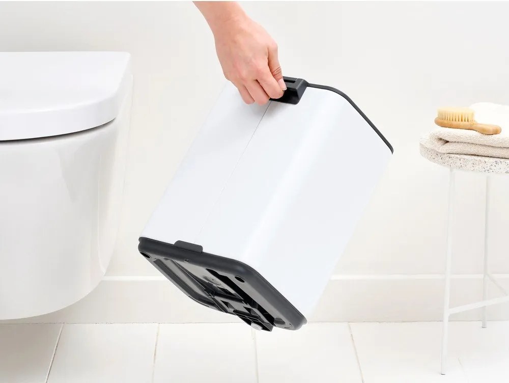 Biały stalowy kosz na śmieci z pedałem 7 l Bo – Brabantia