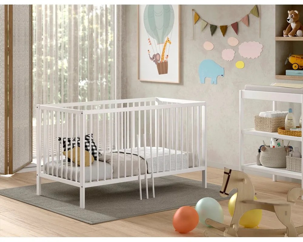 Białe łóżeczko z litego drewna sosnowego 70x140 cm DINO – Vipack