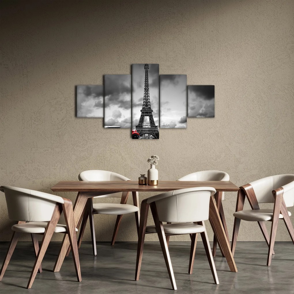 Obraz - Wieża Eiffla i czerwony samochód (125x70 cm)