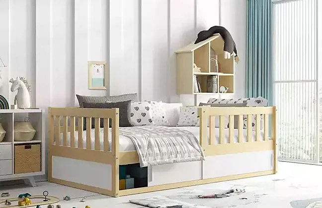 Sosnowe łóżko dziecięce z barierkami A9-E44