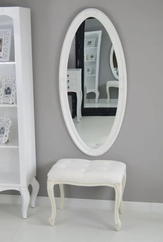 Owalne lustro, ozdobna, drewniana rama, kolor biały przecierany