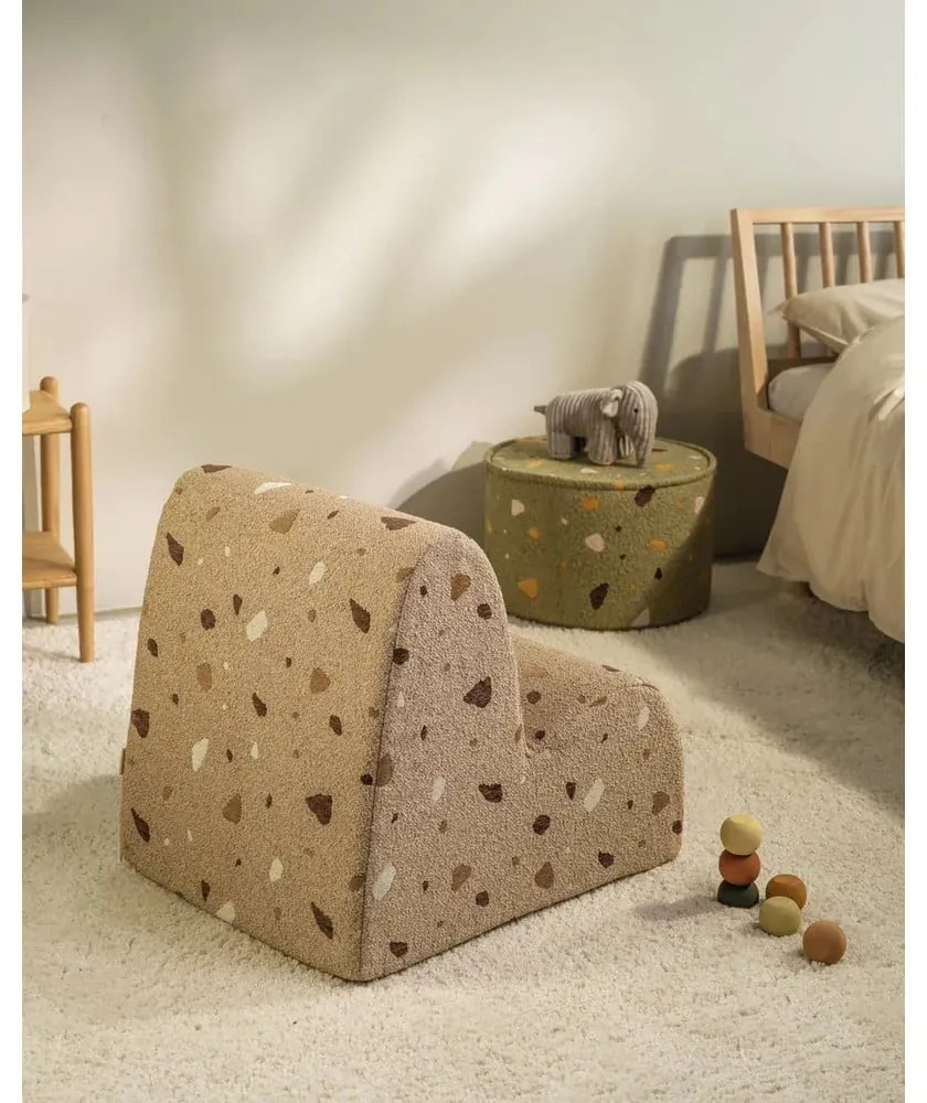 Jasnobrązowy fotel dziecięcy z materiału bouclé/z tkaniny szenilowej Terrazzo Cloud – Wigiwama