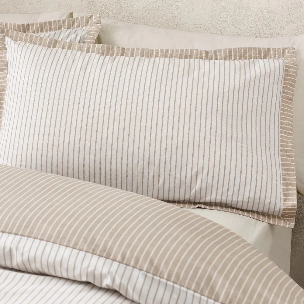 Biało-beżowa pościel dwuosobowa 230x220 cm Oxford Pinstripe – Catherine Lansfield