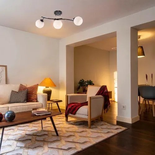 Nowoczesny żyrandol z trzema okrągłymi kloszami - V193 D1-K08