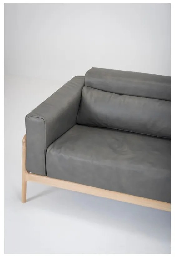 Ciemnoszara sofa z bawolej skóry z konstrukcją z litego drewna dębowego Gazzda Fawn, 210 cm