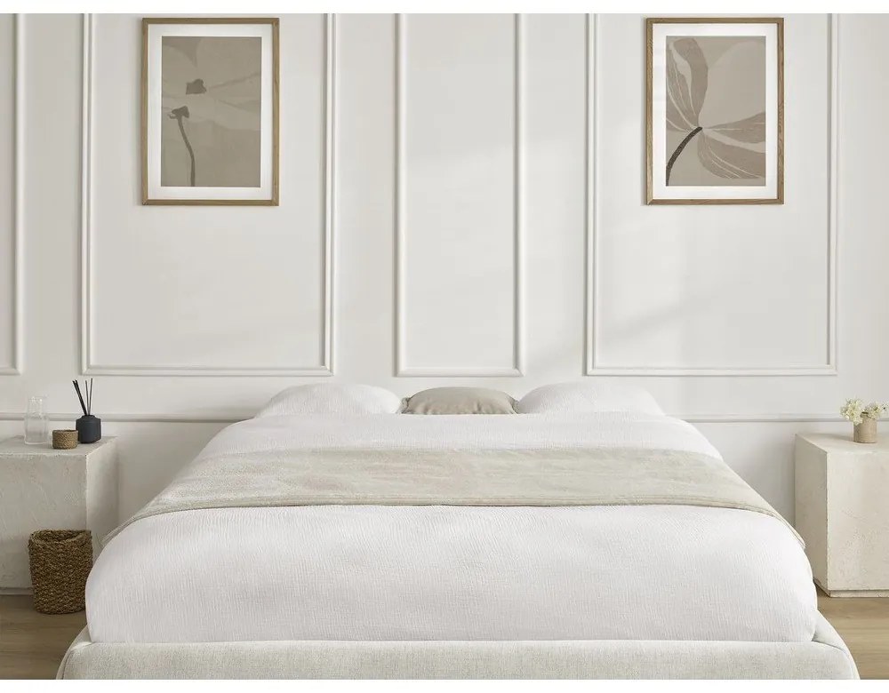 Beżowe tapicerowane łóżko dwuosobowe bez zagłówka ze schowkiem i stelażem 180x200 cm Inera – Bobochic Paris