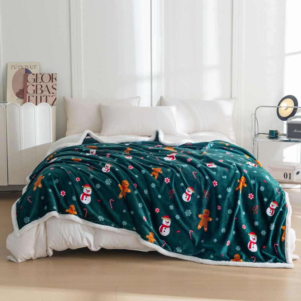 Świąteczny ciemnozielony koc z mikropluszu z barankiem SNOWMAN AND GINGERBREAD Rozmiar: 200 x 220 cm
