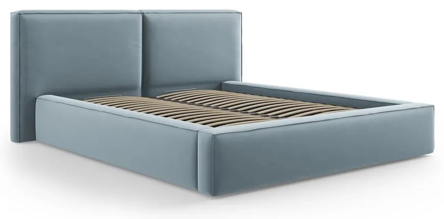 Jasnoniebieskie aksamitne tapicerowane łóżko dwuosobowe ze schowkiem i stelażem 180x200 cm Arendal – Cosmopolitan Design
