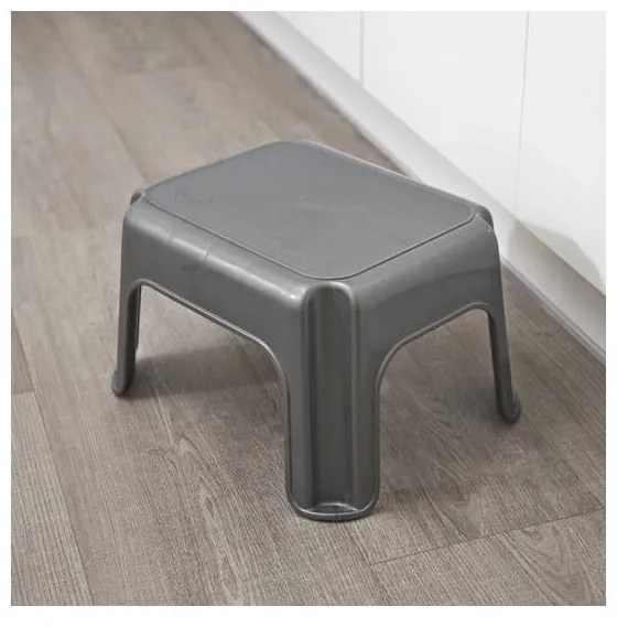 Szary stołek Addis Step Stool Metallic
