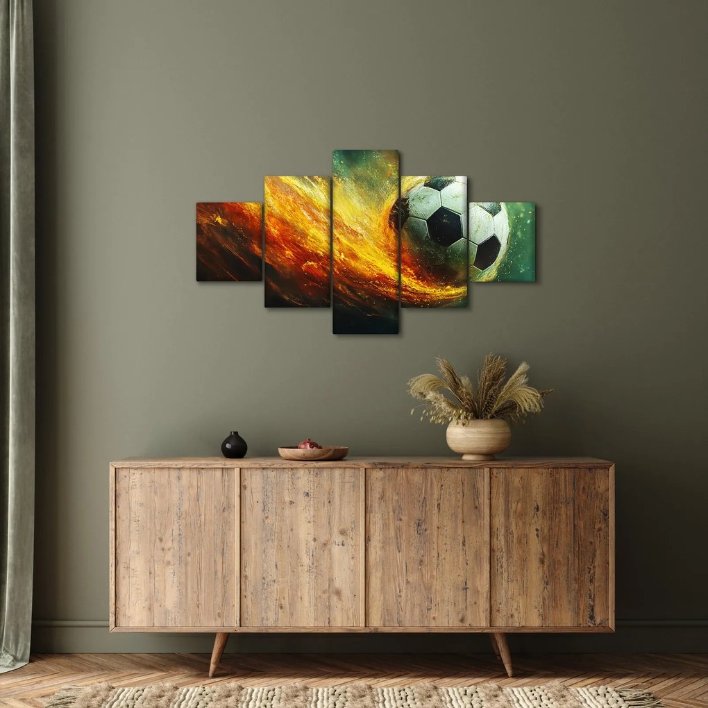 Obraz - Piłka nożna w locie (125x70 cm)