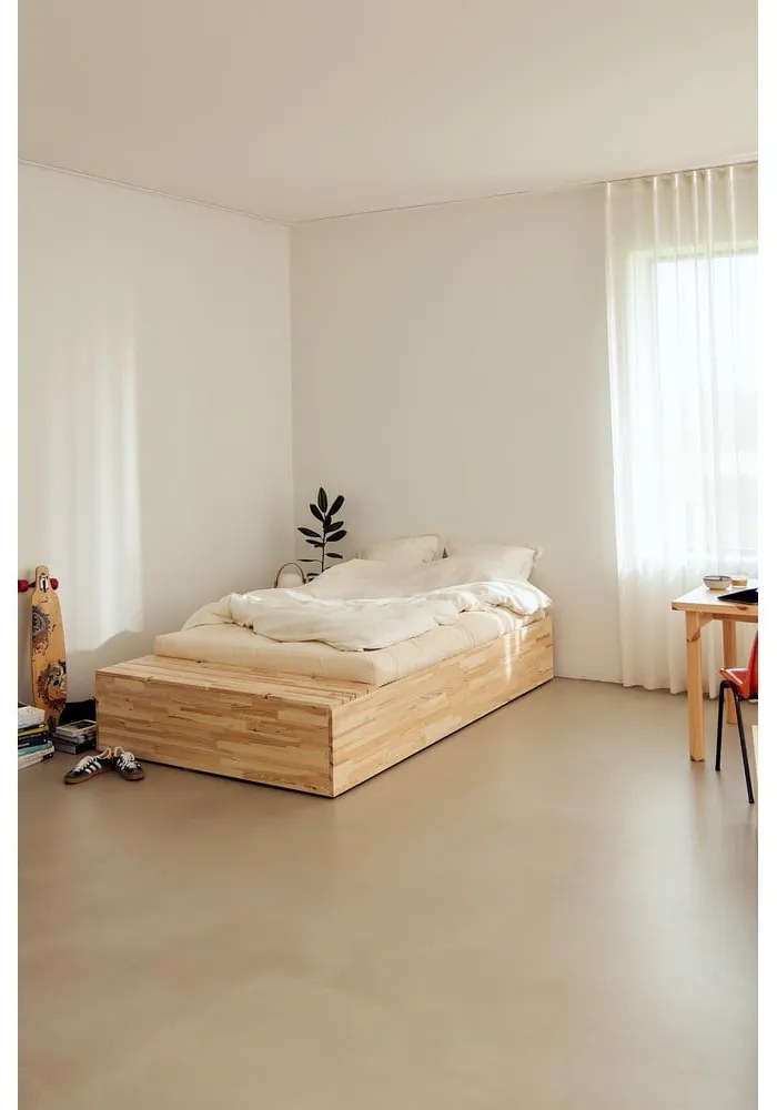 Łóżko dwuosobowe z litego drewna sosnowego ze schowkiem i stelażem 140x200 cm Basement Bed – Karup Design