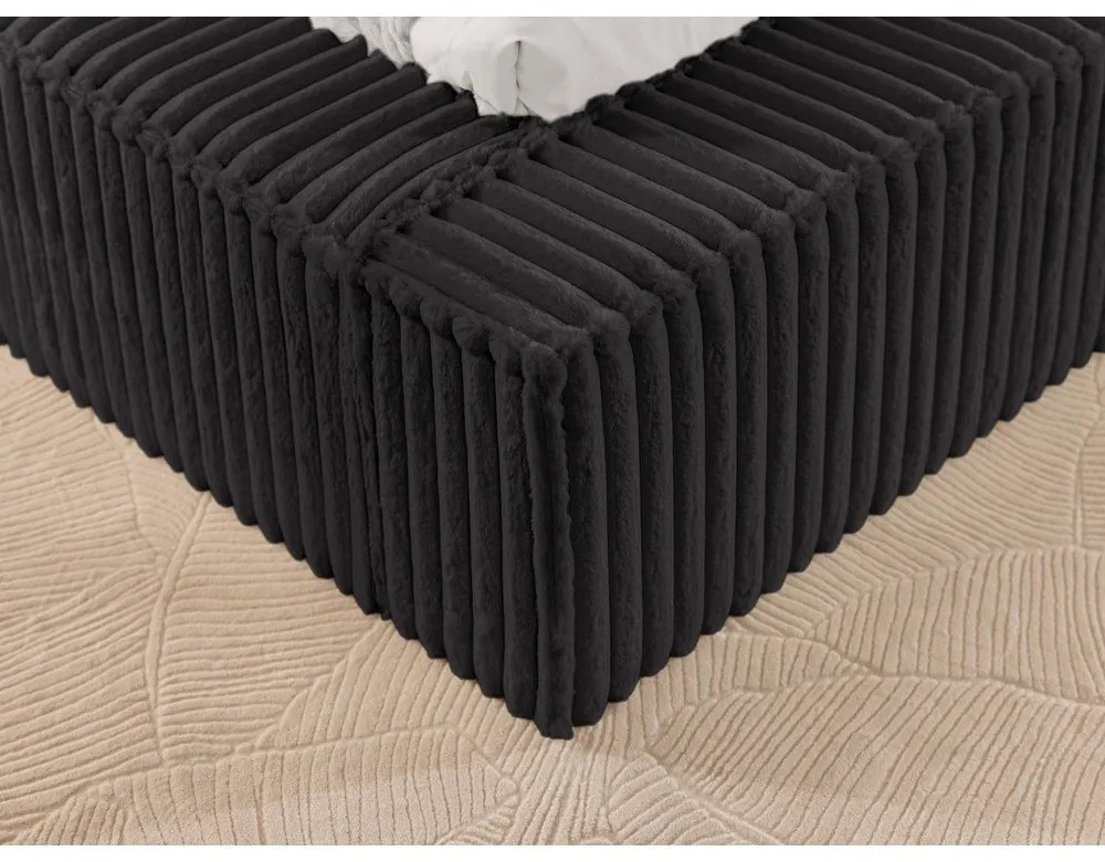 Czarne tapicerowane łóżko dwuosobowe ze schowkiem ze stelażem 140x200 cm Cloe – Ropez