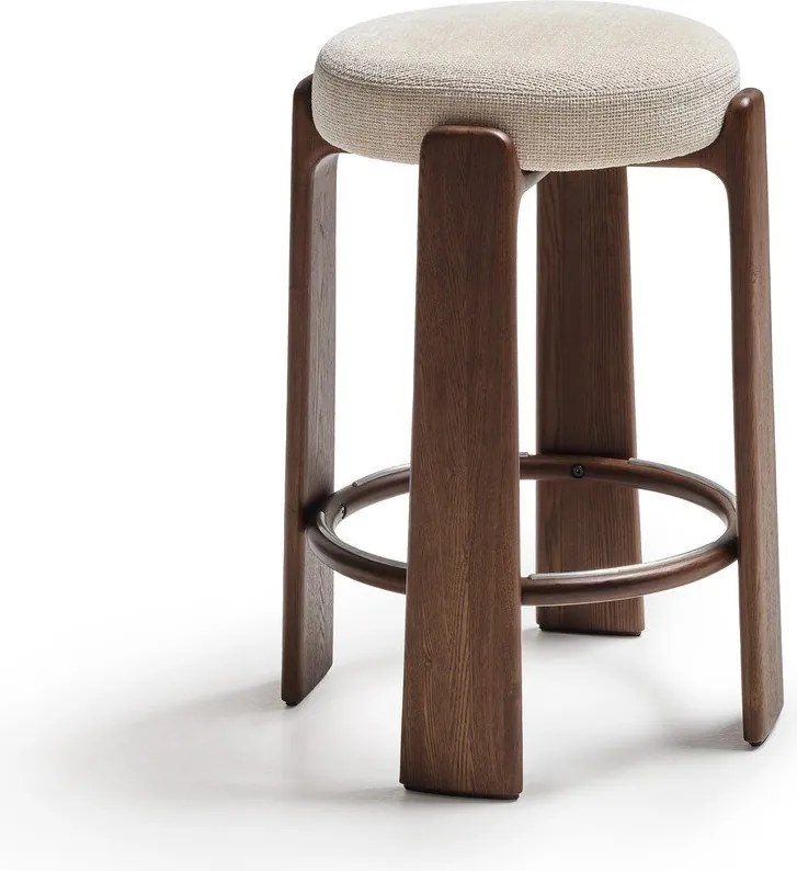 Beżowy/w ciemnym naturalnym kolorze hoker z litego drewna jesionowego (wysokość siedziska 75 cm) Granite – Kave Home