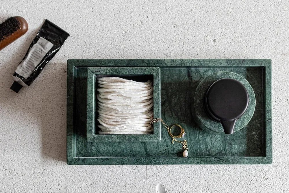 Ciemnozielony marmurowy organizer łazienkowy na waciki Marble – Mette Ditmer Denmark