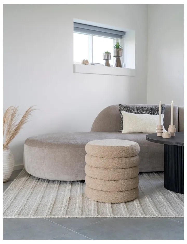 Beżowy puf z materiału bouclé Brooklyn – House Nordic