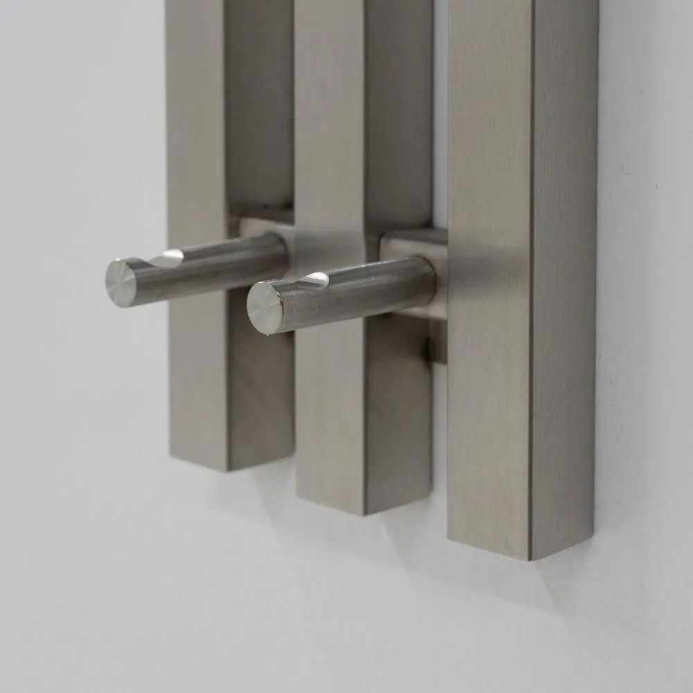 Metalowy wieszak ścienny w kolorze srebra Senza – Spinder Design
