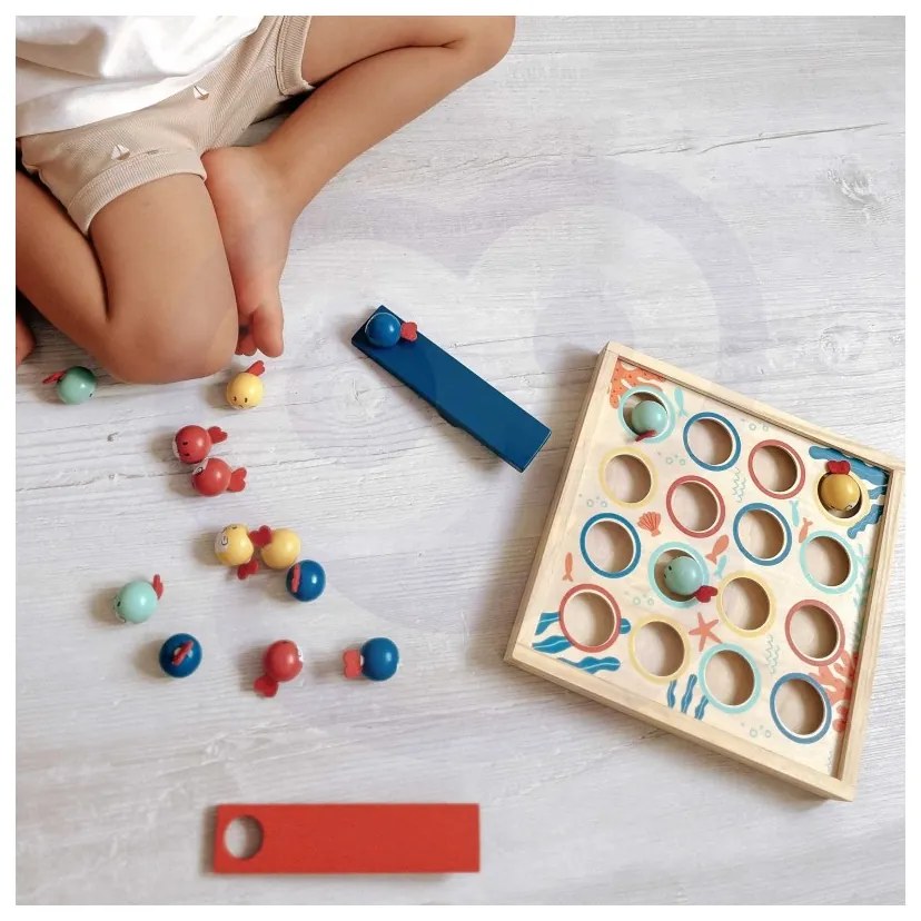 Tooky toy gra dla dzieci drewniany stół latające rybki 19 el.
