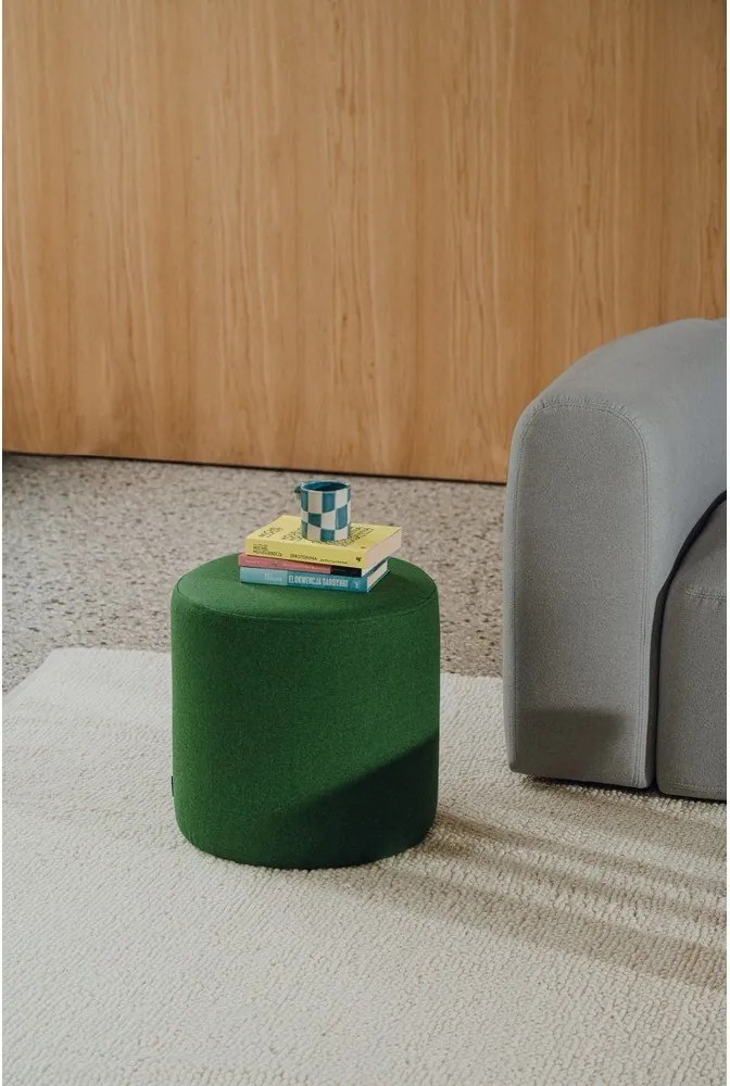 Zielony wełniany puf Folk – noo.ma