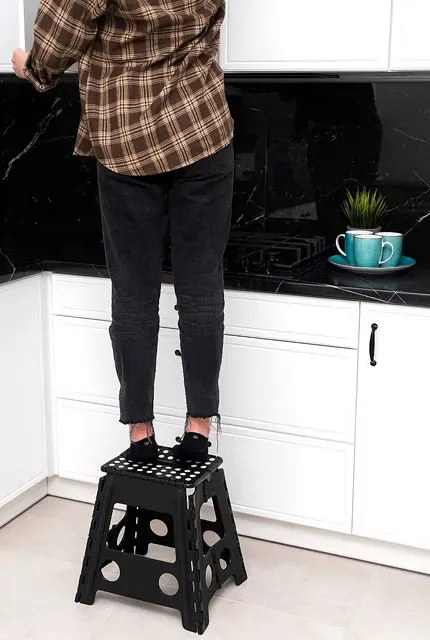 Składany Stołek Czarny Kuchenny Antypoślizgowy B1-N04