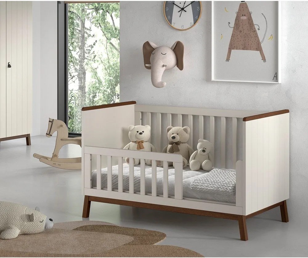 Beżowe łóżeczko z litego drewna sosnowego ze zdejmowanym bokiem/z regulowaną wysokością 70x140 cm Sezane – Vipack