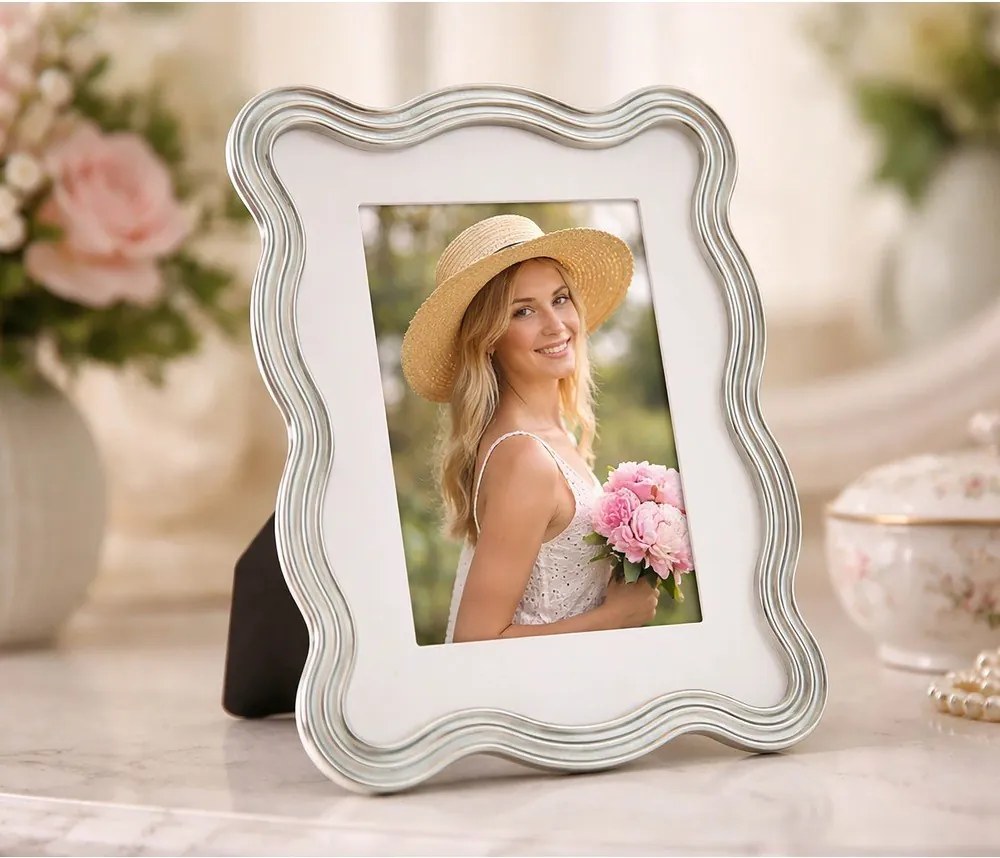 Metalowo-szklana ramka stojąca w jasnoniebiesko-srebrnym kolorze 17,5x22,5 cm Elizabeth – Mauro Ferretti