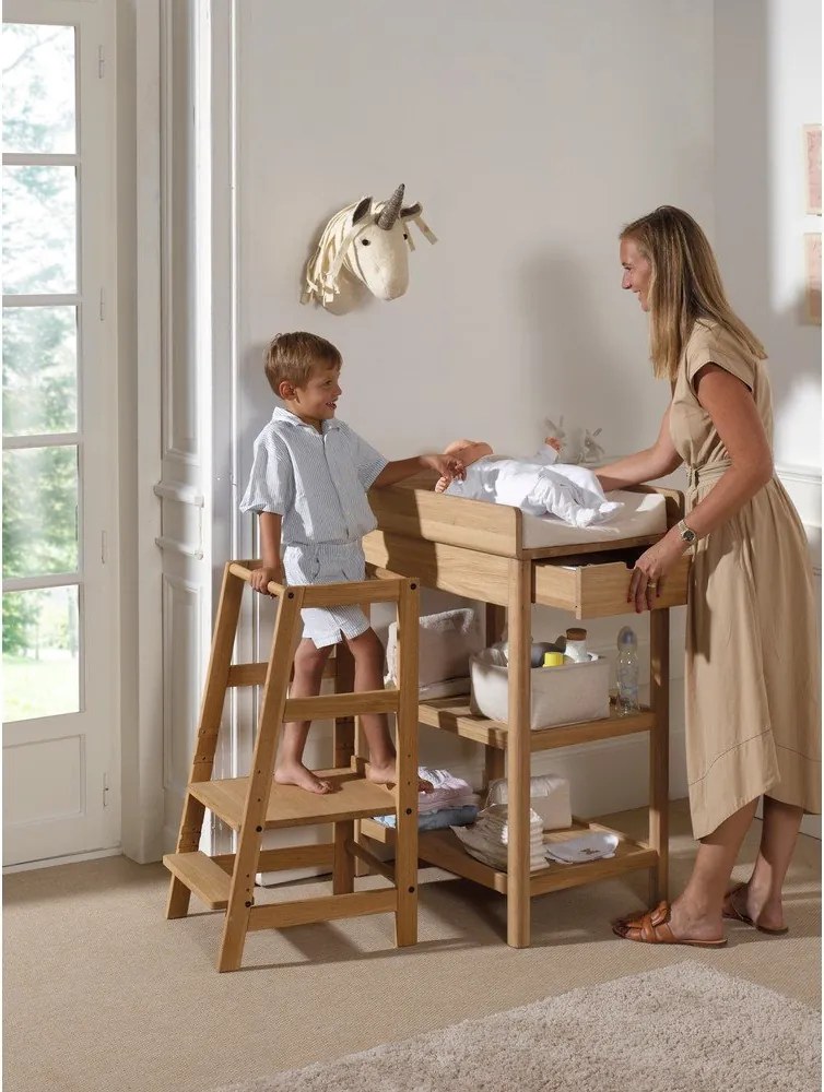 Przewijak z litego drewna dębowego z przewijakiem w naturalnym kolorze Forrest – Vipack