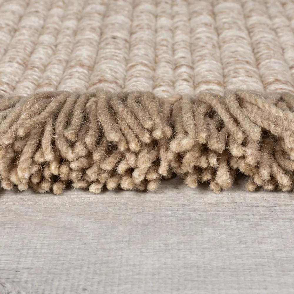 Beżowy chodnik z mieszanki wełny tkany ręcznie 60x230 cm Rene Fringed Ribbed – Flair Rugs