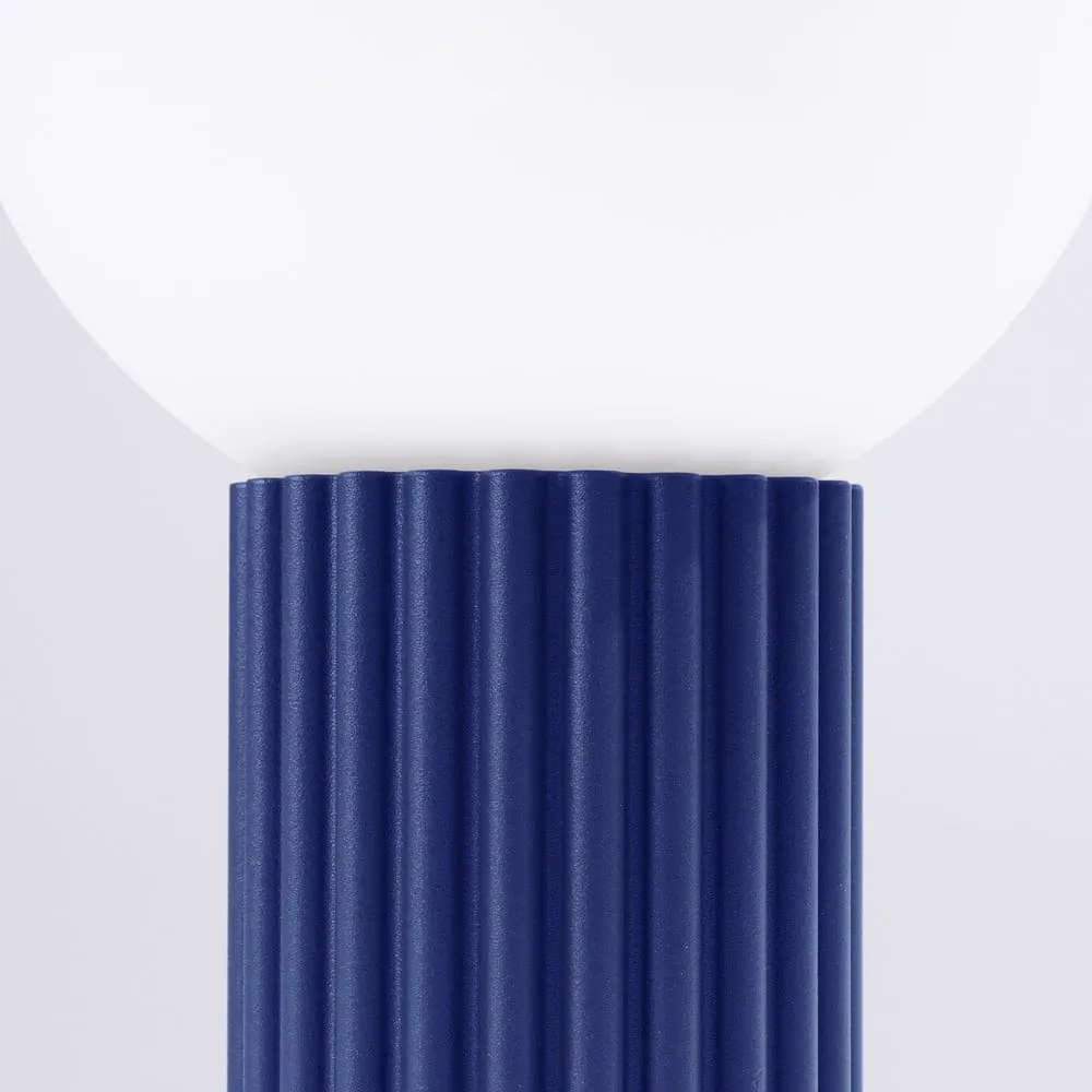 Ciemnoniebieska lampa stołowa ze szklanym kloszem (wysokość 19 cm) Orbital – Nice Lamps