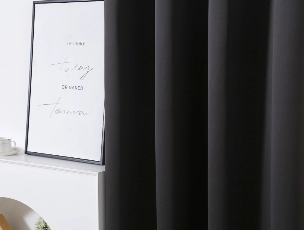 Czarna zasłona OXFORD 140x250 cm Zawieszanie: Metalowe pierścienie