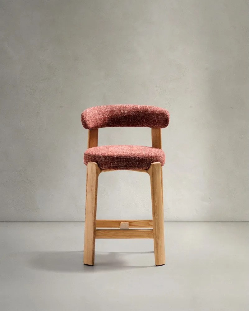 Hoker z litego drewna jesionowego w kolorze terakoty/w jasnym naturalnym kolorze (wysokość siedziska 65 cm) Granite – Kave Home