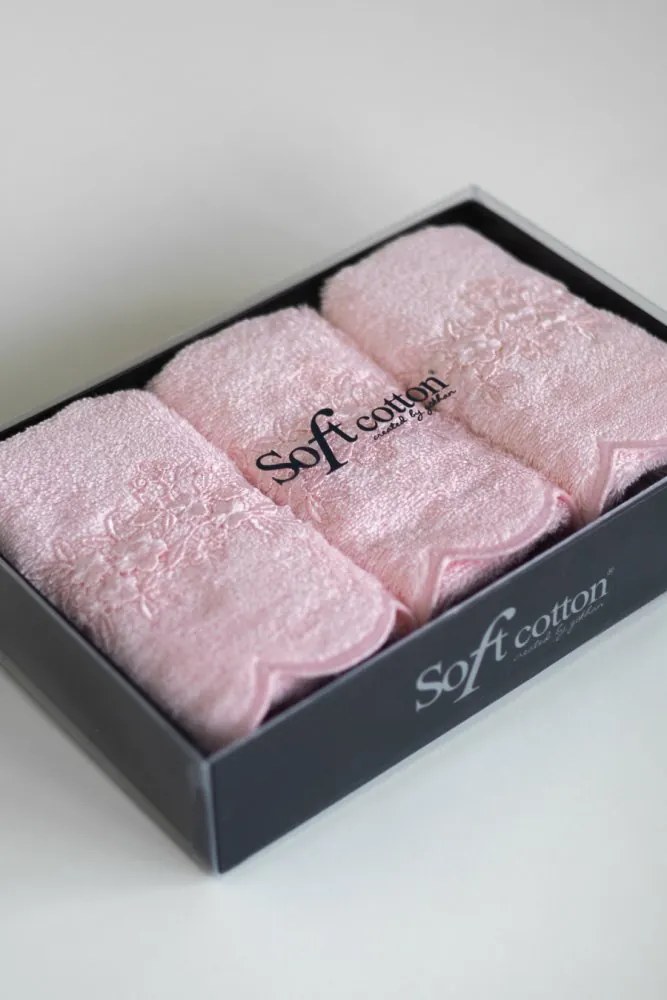 Zestaw podarunkowy małych ręczników SILVIA, 3 szt Różowy