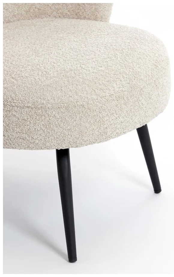 Kremowy fotel z materiału bouclé Dieyda – Light &amp; Living