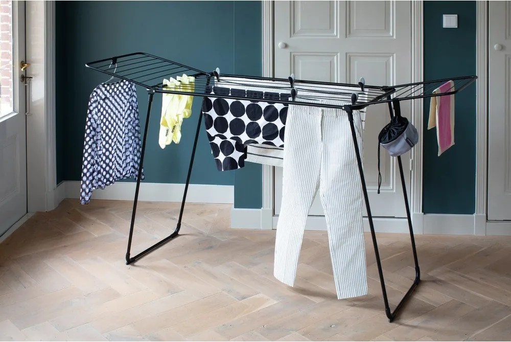Suszarka na pranie w kolorze matowej czerni 22 m HangOn Too – Brabantia