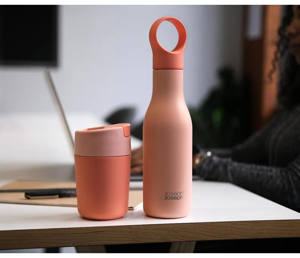 Pomarańczowy kubek podróżny 450 ml Sipp – Joseph Joseph