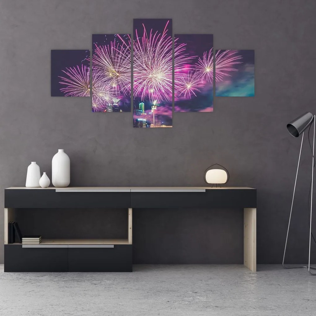 Obraz nocnego miasta z fajerwerkami (125x70 cm)